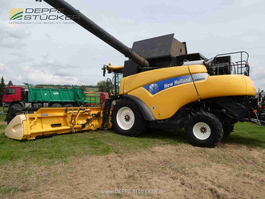 Mähdrescher van het type New Holland CR 9090 Elevation, Gebrauchtmaschine in Lauterberg/Barbis (Foto 5)