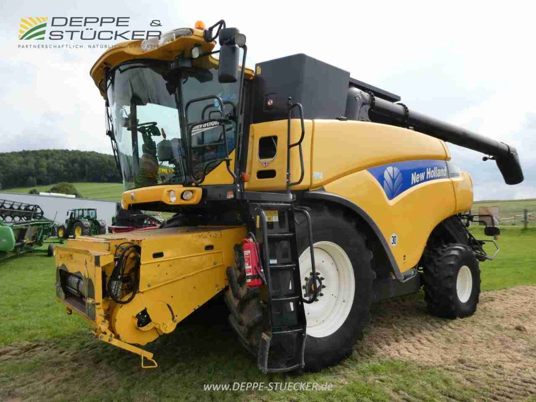 Mähdrescher des Typs New Holland CR 9090 Elevation, Gebrauchtmaschine in Lauterberg/Barbis (Bild 20)