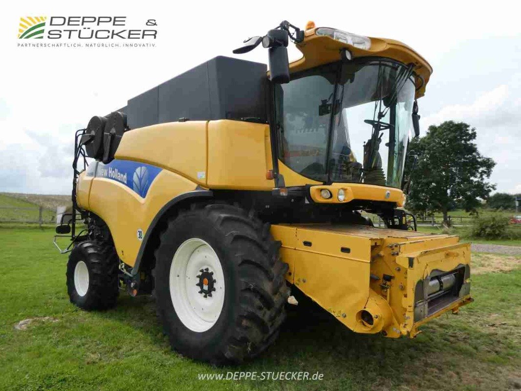 Mähdrescher des Typs New Holland CR 9090 Elevation, Gebrauchtmaschine in Lauterberg/Barbis (Bild 21)