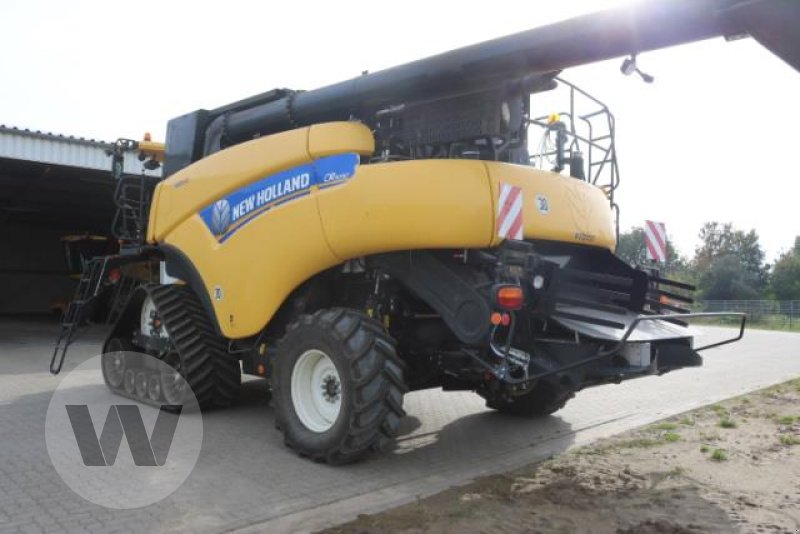 Mähdrescher del tipo New Holland CR 9090 SCR, Gebrauchtmaschine In Dedelow (Immagine 2)