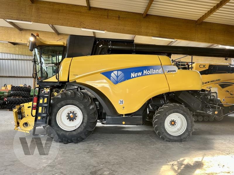 Mähdrescher van het type New Holland CR 9090, Gebrauchtmaschine in Jördenstorf (Foto 1)