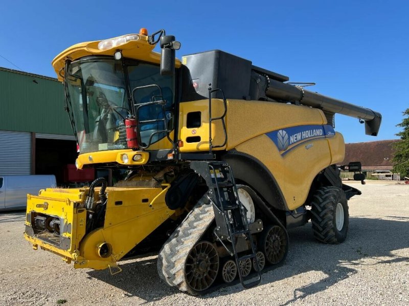 Mähdrescher of the type New Holland CR 9090, Gebrauchtmaschine in LAIGNES (Picture 1)