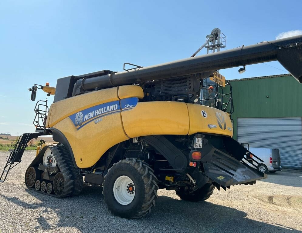 Mähdrescher of the type New Holland CR 9090, Gebrauchtmaschine in LAIGNES (Picture 4)