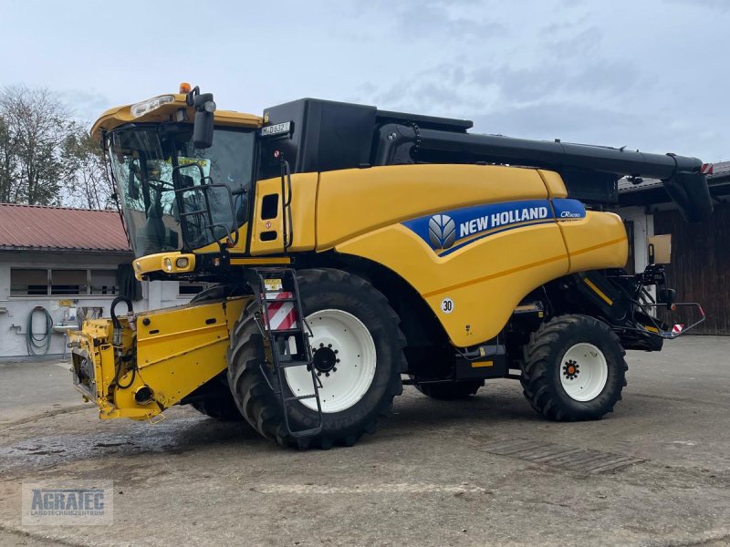 Mähdrescher van het type New Holland CR 9090, Gebrauchtmaschine in Sauerlach (Foto 1)