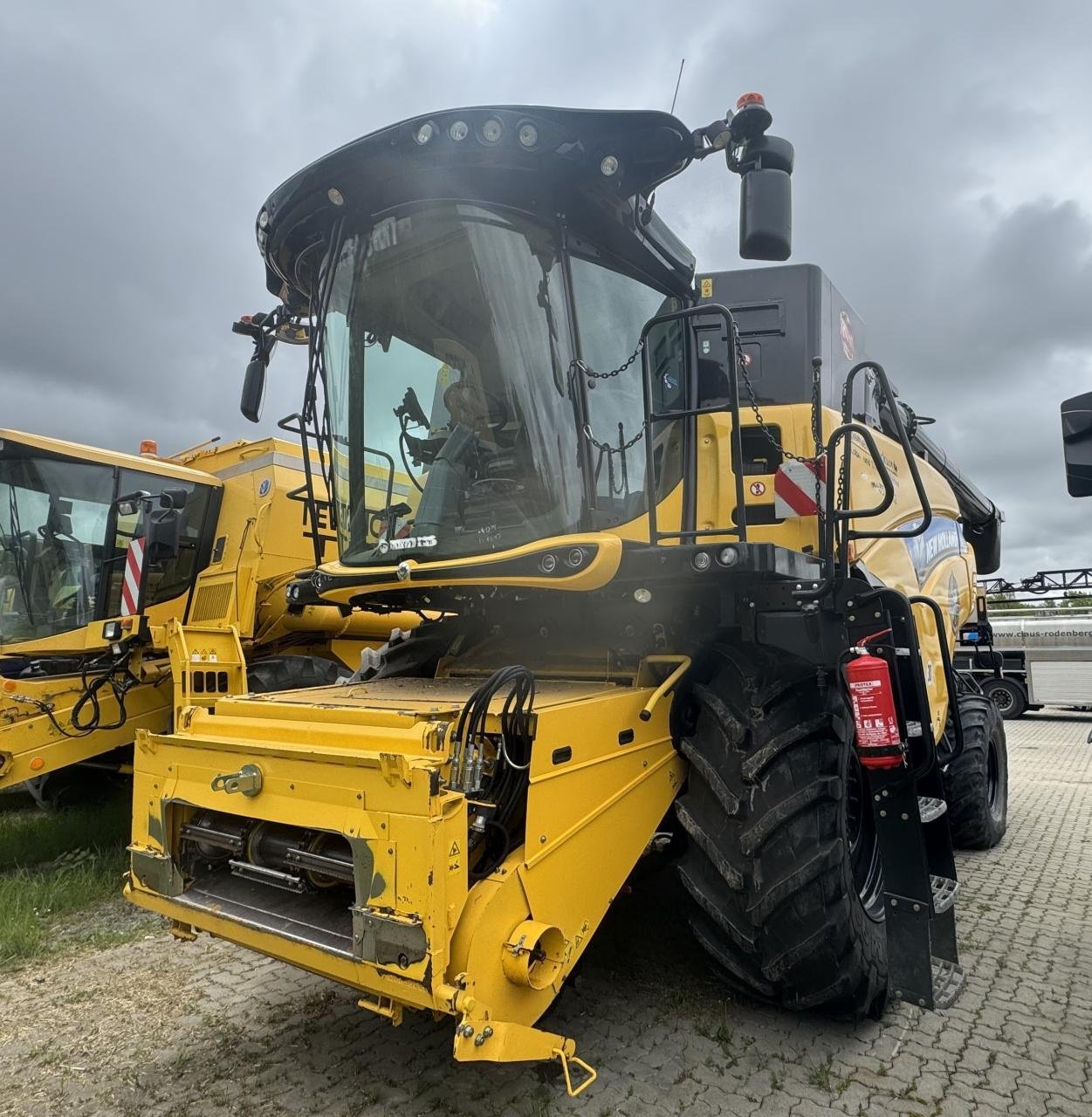 Mähdrescher of the type New Holland CR 9.80 SCR, Gebrauchtmaschine in Könnern (Picture 1)