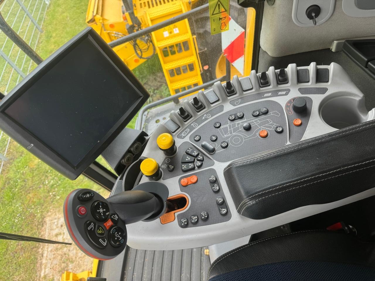 Mähdrescher Türe ait New Holland CR 9.80 SCR, Gebrauchtmaschine içinde Könnern (resim 10)