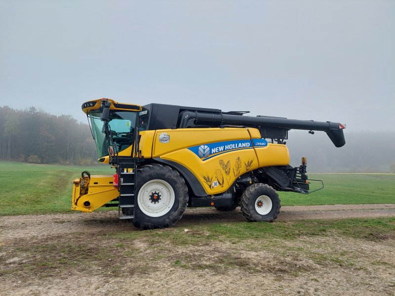 Mähdrescher of the type New Holland CR 9.80, Gebrauchtmaschine in Miltach