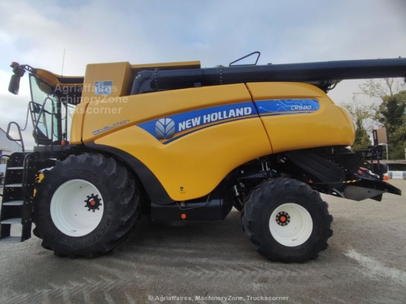 Mähdrescher des Typs New Holland CR 9.80, Gebrauchtmaschine in FRESNAY LE COMTE (Bild 1)