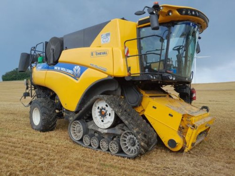 Mähdrescher typu New Holland CR 9.90, Gebrauchtmaschine w VELAINES (Zdjęcie 1)