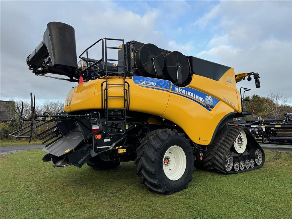 Mähdrescher tip New Holland CR10.90 34" Traks 4WD, Gebrauchtmaschine in Holstebro (Poză 3)