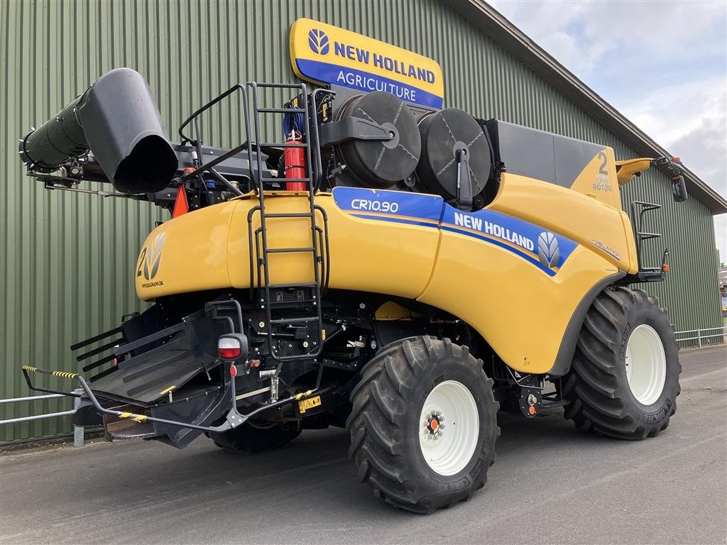 Mähdrescher van het type New Holland CR10.90, Gebrauchtmaschine in Middelfart (Foto 4)