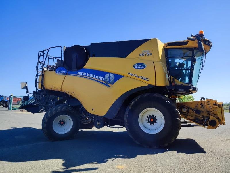 Mähdrescher от тип New Holland CR7.80, Gebrauchtmaschine в BRAY en Val (Снимка 2)