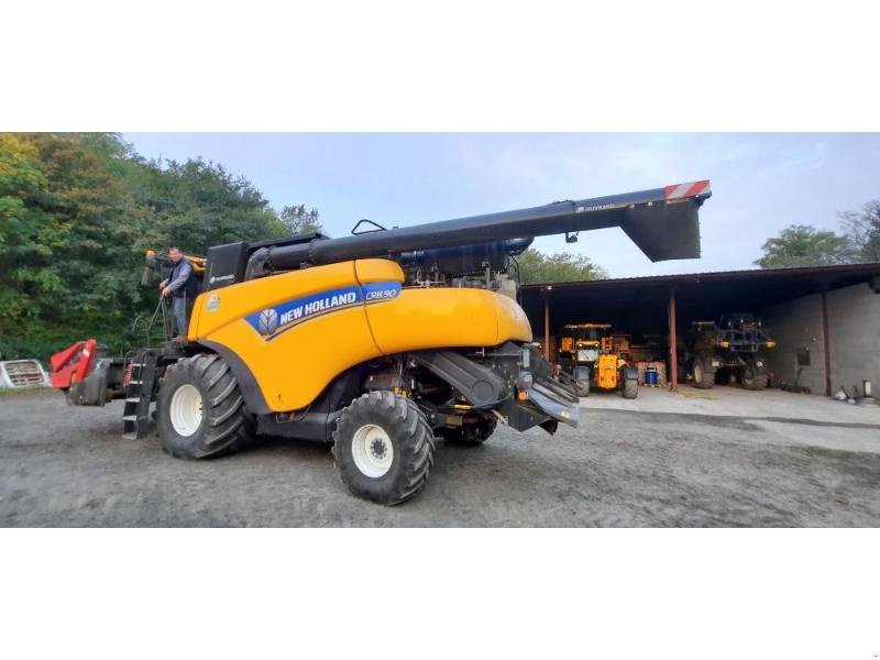 Mähdrescher del tipo New Holland CR8-90, Gebrauchtmaschine en ANTIGNY (Imagen 3)