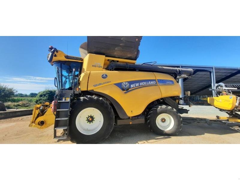 Mähdrescher tipa New Holland CR8-90, Gebrauchtmaschine u ANTIGNY (Slika 1)