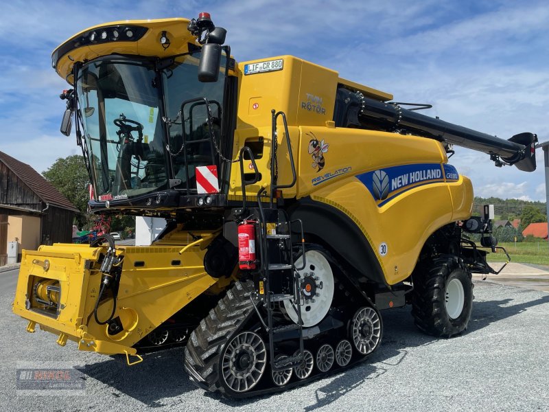 Mähdrescher of the type New Holland CR8.80 Raupe - IntelliSense, Gebrauchtmaschine in Lichtenfels