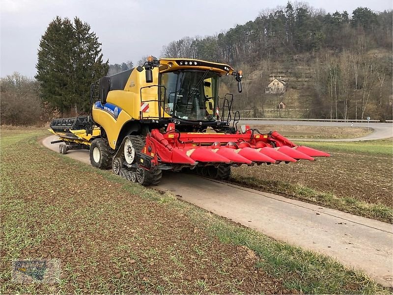 Mähdrescher типа New Holland CR8.90 Raupenfahrwerk Rotormähdrescher, Gebrauchtmaschine в Haiterbach (Фотография 1)