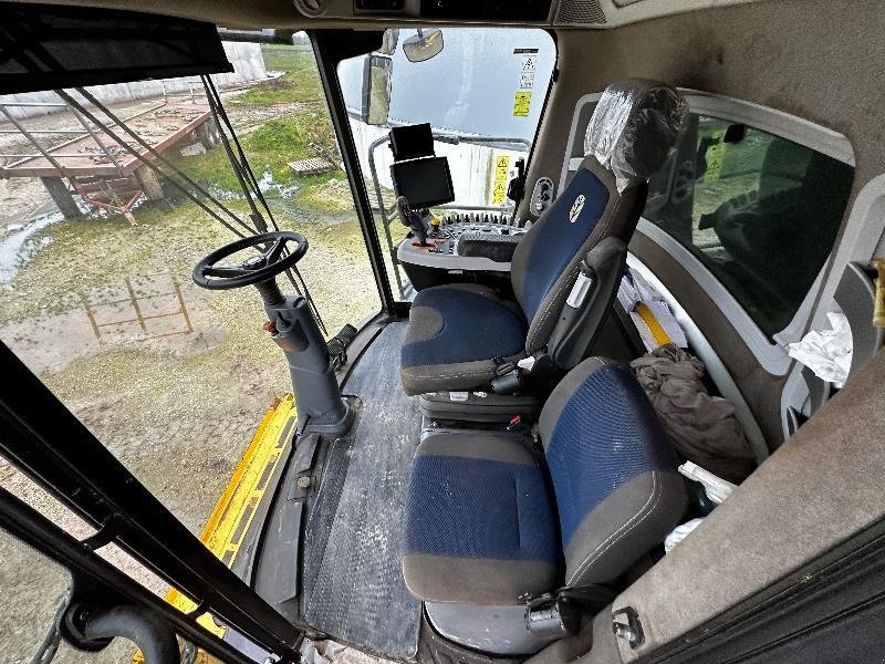 Mähdrescher du type New Holland CR890, Gebrauchtmaschine en PONTIVY (Photo 5)