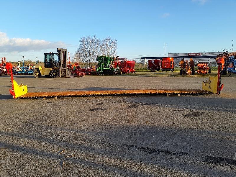 Mähdrescher van het type New Holland CR9080, Gebrauchtmaschine in ANTIGNY (Foto 7)