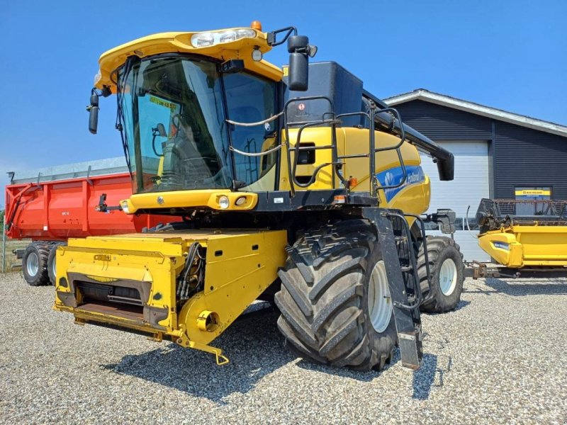 Mähdrescher of the type New Holland CR9080, Gebrauchtmaschine in Skjern (Picture 1)