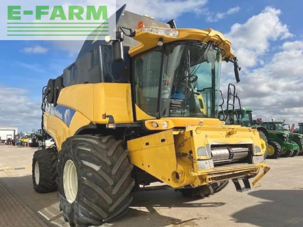 Mähdrescher типа New Holland cr9090, Gebrauchtmaschine в THAME (Фотография 7)