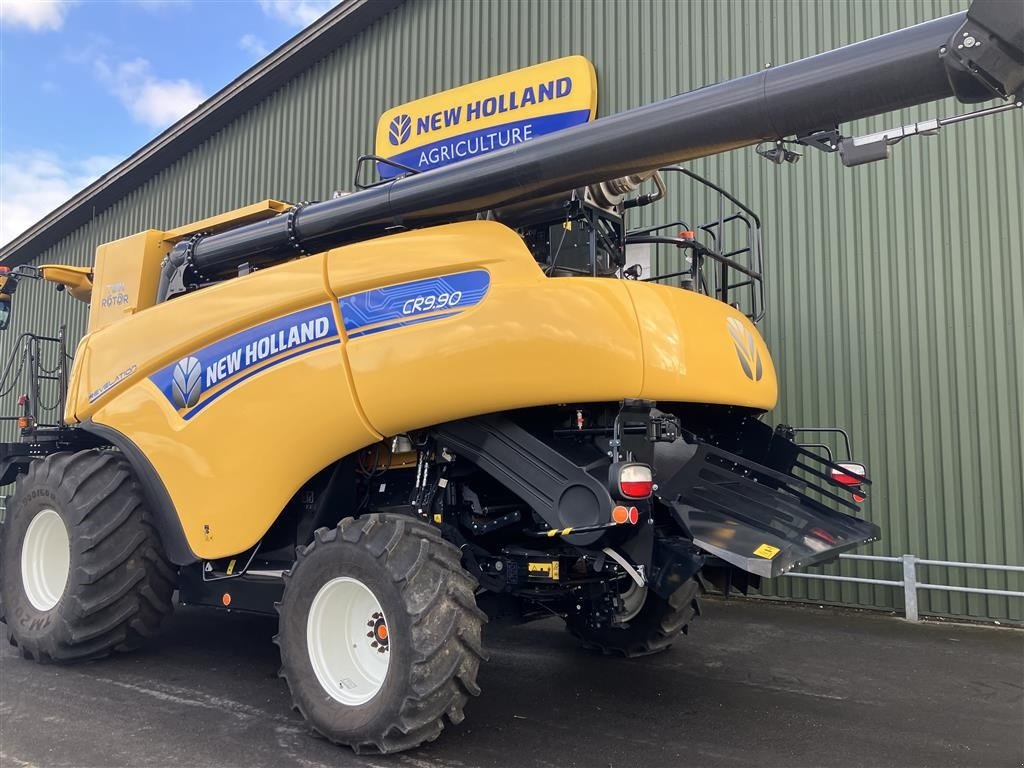 Mähdrescher van het type New Holland CR9.80, Gebrauchtmaschine in Middelfart (Foto 6)