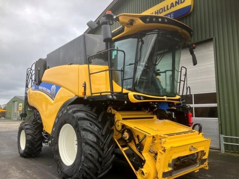 Mähdrescher типа New Holland CR9.80, Gebrauchtmaschine в Middelfart (Фотография 3)