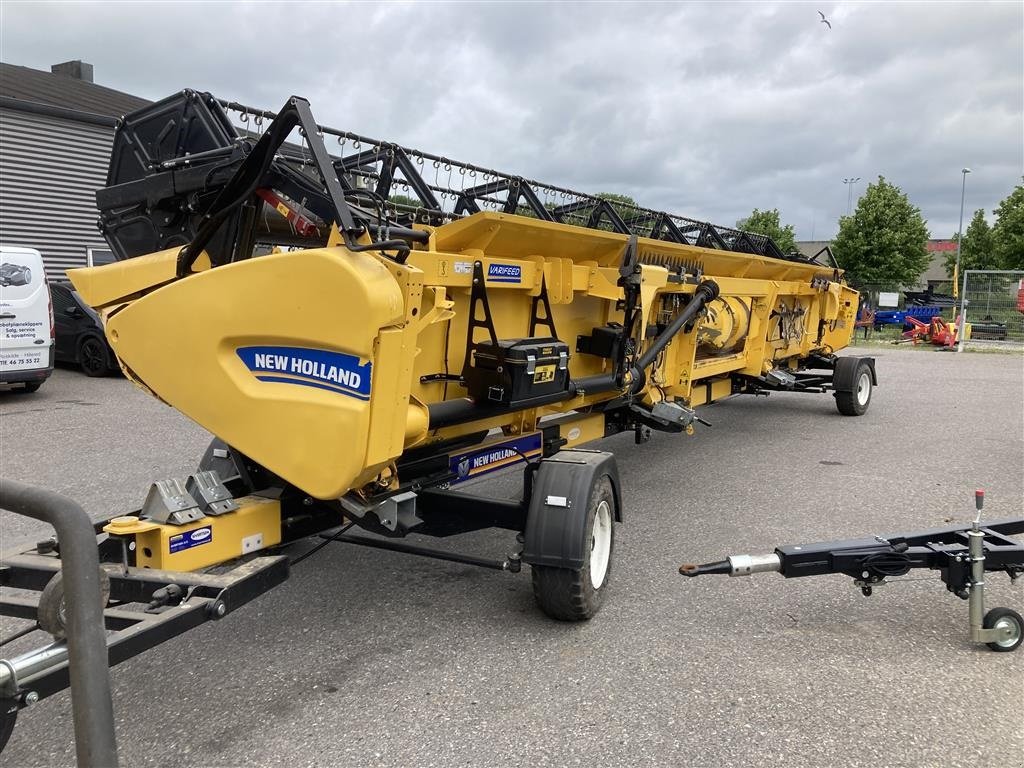 Mähdrescher del tipo New Holland CR9.90 Med 35 fods Varifeed mm, Gebrauchtmaschine en Roskilde (Imagen 3)