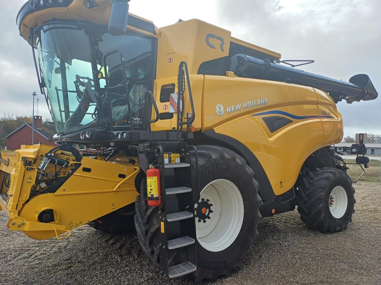 Mähdrescher van het type New Holland CR9.90 ST5, Gebrauchtmaschine in Skjern (Foto 2)