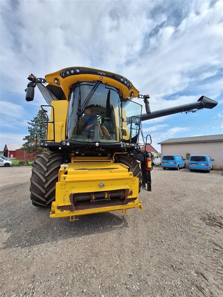 Mähdrescher del tipo New Holland CR9.90 ST.V Med 35 fod VarioFeed bord, Gebrauchtmaschine en Maribo (Imagen 1)