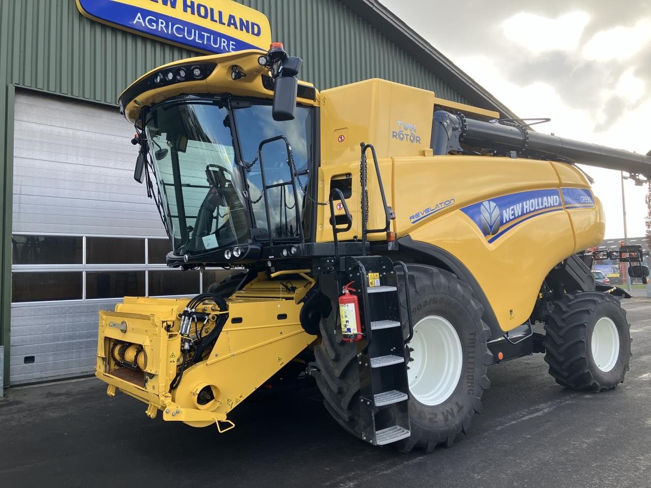 Mähdrescher des Typs New Holland CR9.90, Gebrauchtmaschine in Middelfart (Bild 1)