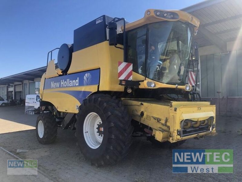 Mähdrescher typu New Holland CSX 7080, Gebrauchtmaschine w Coppenbrügge (Zdjęcie 2)