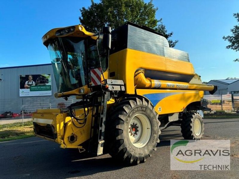 Mähdrescher tip New Holland CSX 7080, Gebrauchtmaschine in Meppen (Poză 1)