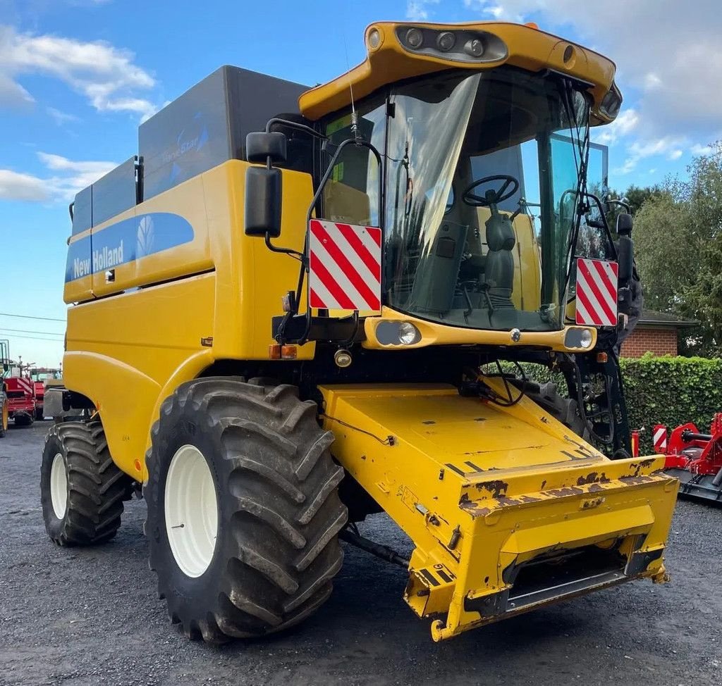 Mähdrescher del tipo New Holland CSX7060, Gebrauchtmaschine en Wevelgem (Imagen 1)