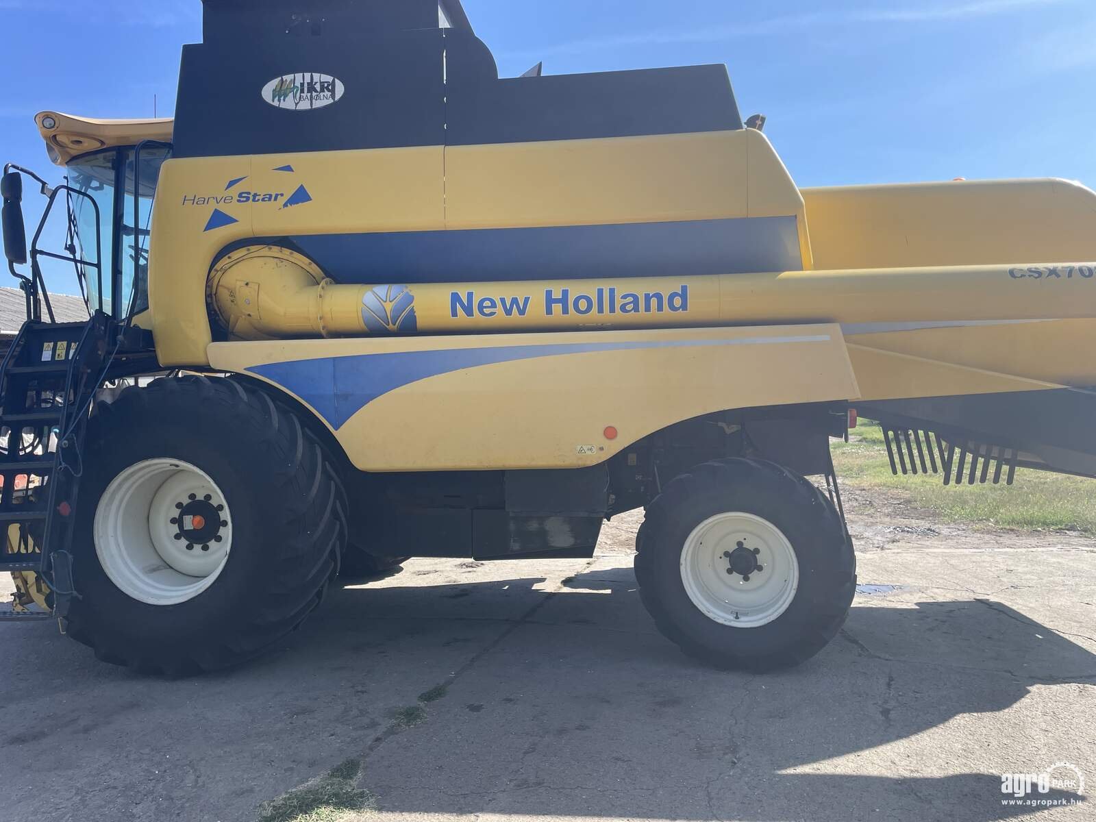 Mähdrescher Türe ait New Holland CSX7080, Gebrauchtmaschine içinde Csengele (resim 2)