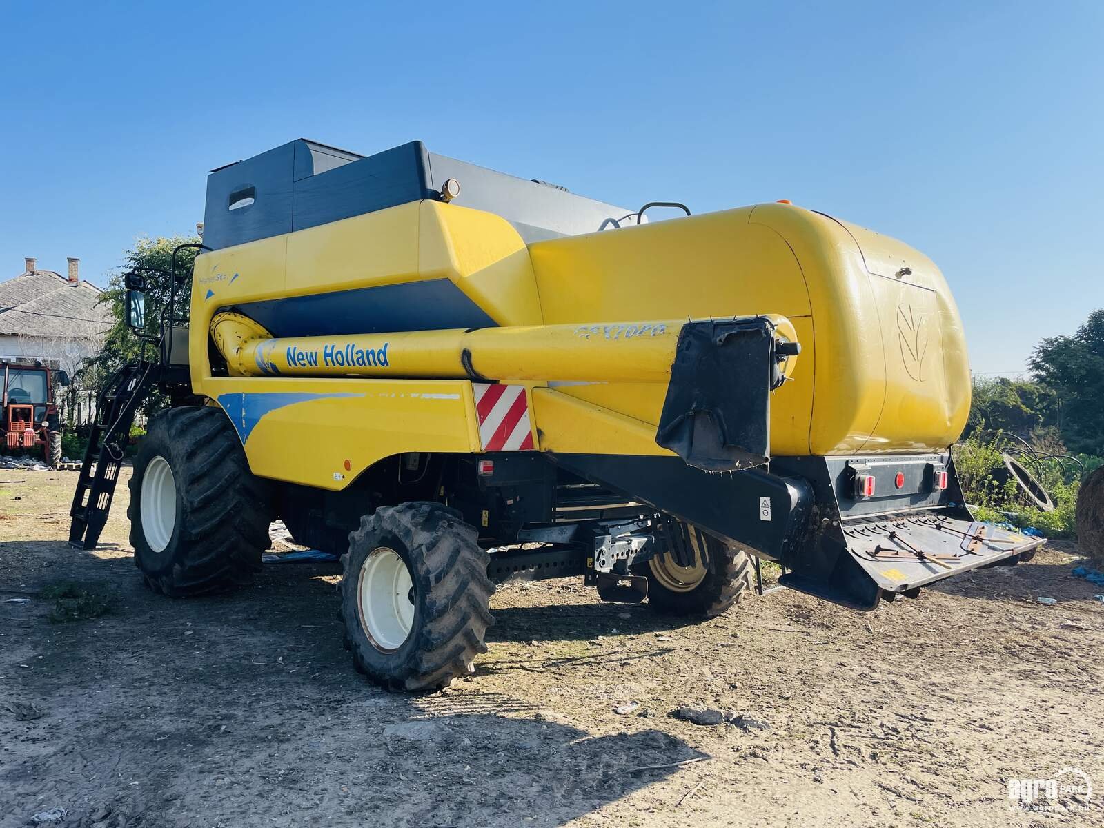 Mähdrescher van het type New Holland CSX7080, Gebrauchtmaschine in Csengele (Foto 3)