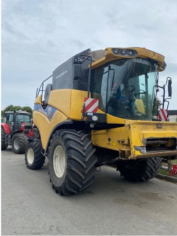 Mähdrescher tip New Holland CX 5080, Gebrauchtmaschine in LOMBEZ (Poză 1)