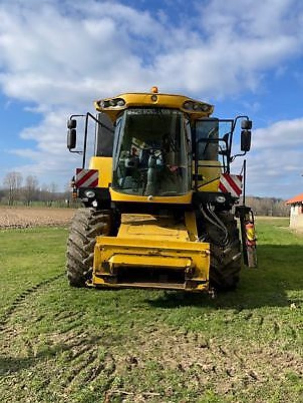 Mähdrescher van het type New Holland CX 5090, Gebrauchtmaschine in MOISSAC (Foto 3)