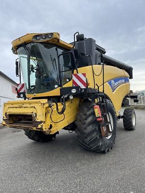 Mähdrescher del tipo New Holland CX 5090, Gebrauchtmaschine en MOISSAC (Imagen 1)