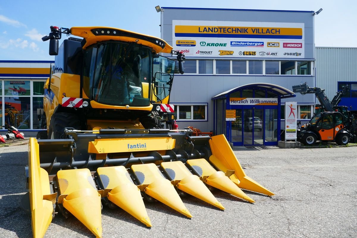 Mähdrescher des Typs New Holland CX 5.80 Allrad, Gebrauchtmaschine in Villach (Bild 1)