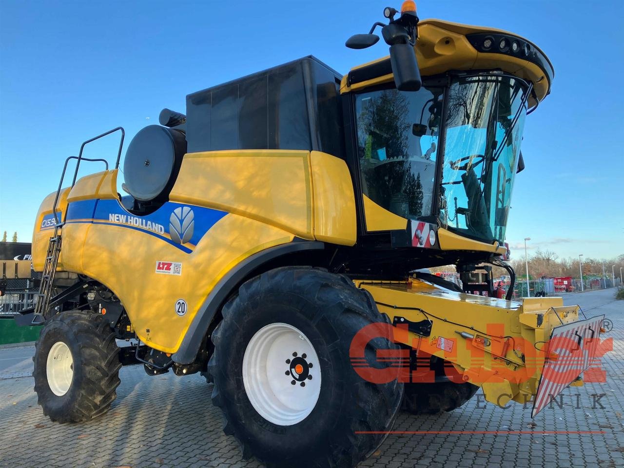 Mähdrescher tipa New Holland CX 5.90 T4B, Gebrauchtmaschine u Ampfing (Slika 2)