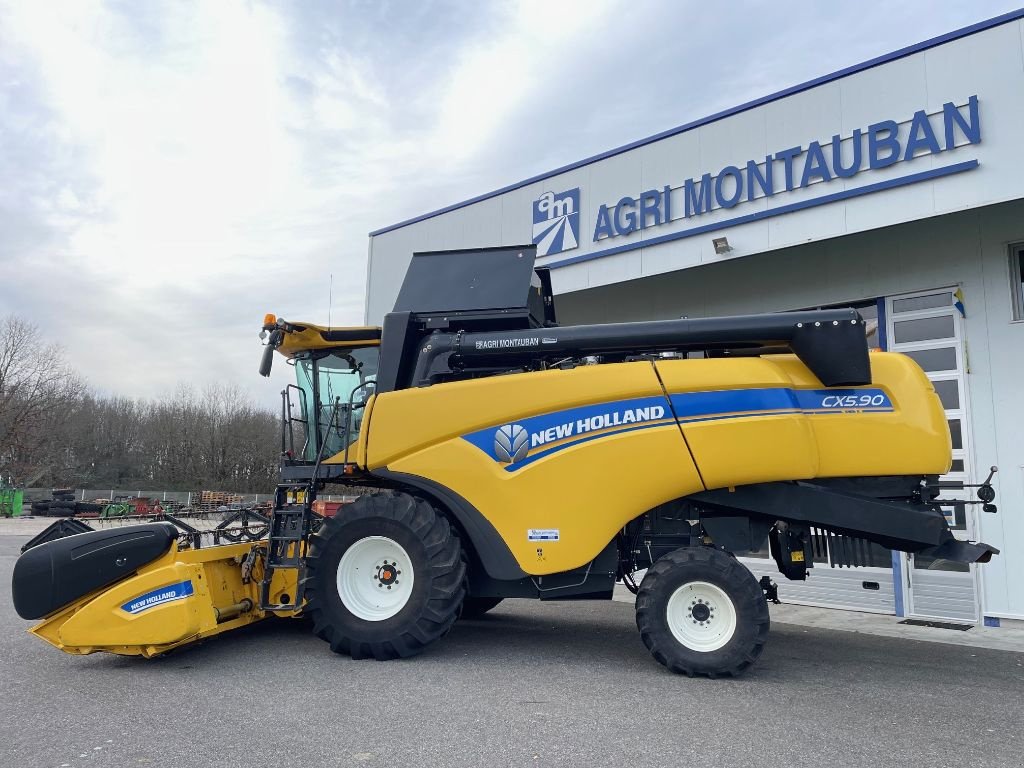 Mähdrescher van het type New Holland CX 5.90, Gebrauchtmaschine in Montauban (Foto 4)