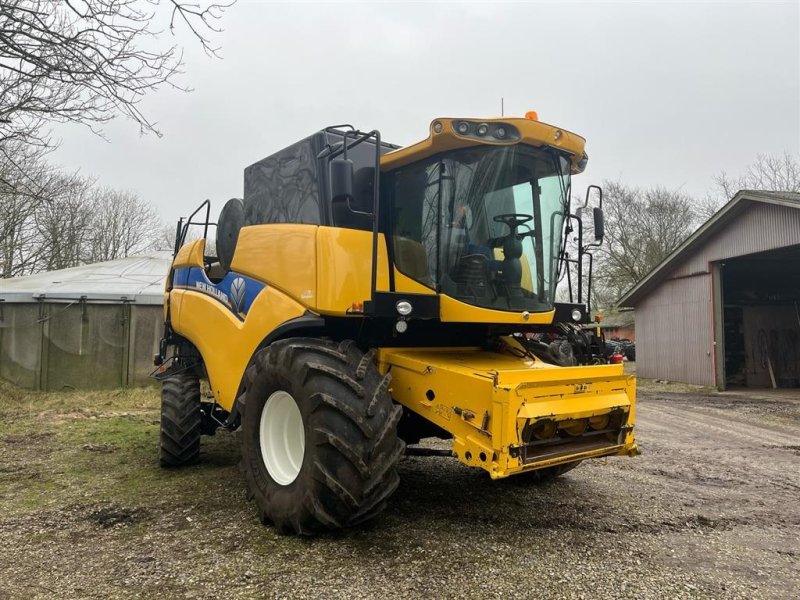 Mähdrescher van het type New Holland CX 6090, Gebrauchtmaschine in Aulum (Foto 1)