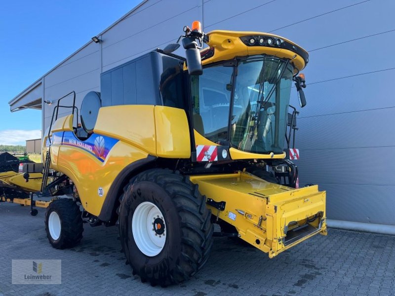 Mähdrescher tip New Holland CX 6.90, Gebrauchtmaschine in Neuhof - Dorfborn