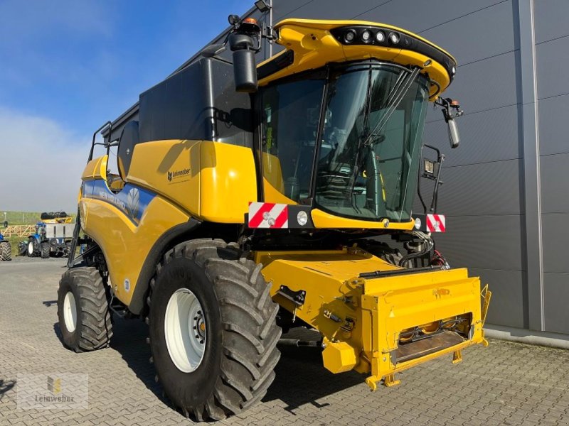 Mähdrescher tip New Holland CX 6.90, Gebrauchtmaschine in Neuhof - Dorfborn