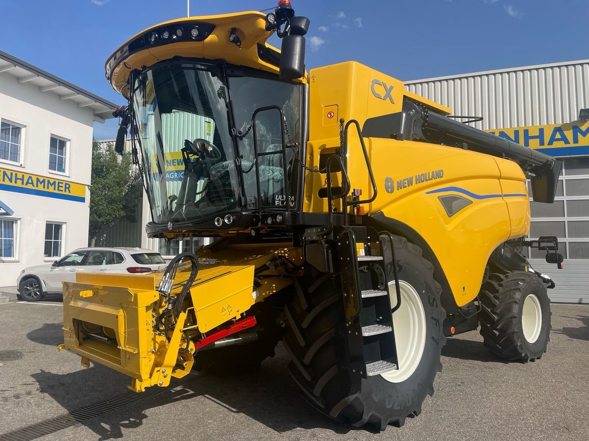 Mähdrescher du type New Holland CX 7.90 Ultra Flow NEUHEIT, Neumaschine en Burgkirchen (Photo 1)