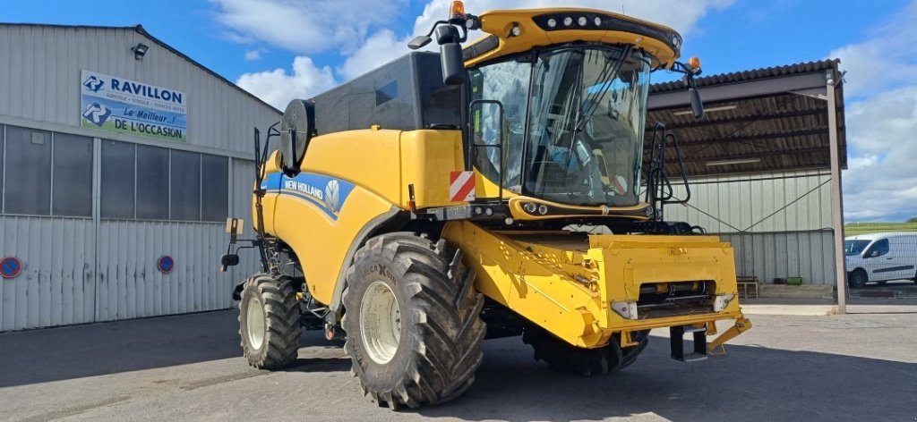 Mähdrescher van het type New Holland CX 7.90, Gebrauchtmaschine in VERT TOULON (Foto 1)