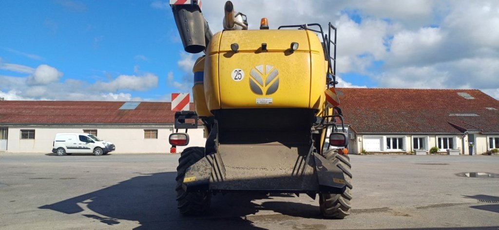 Mähdrescher van het type New Holland CX 7.90, Gebrauchtmaschine in VERT TOULON (Foto 8)