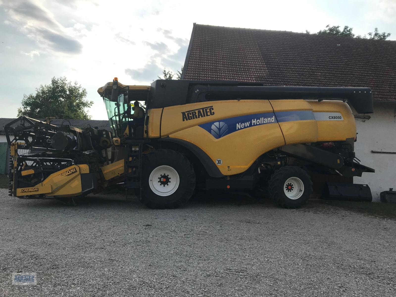 Mähdrescher za tip New Holland CX 8050, Gebrauchtmaschine u Ergolding (Slika 1)