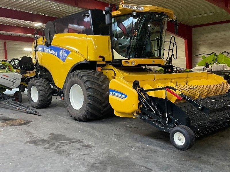 Mähdrescher of the type New Holland CX 8080, Gebrauchtmaschine in Ribe (Picture 1)