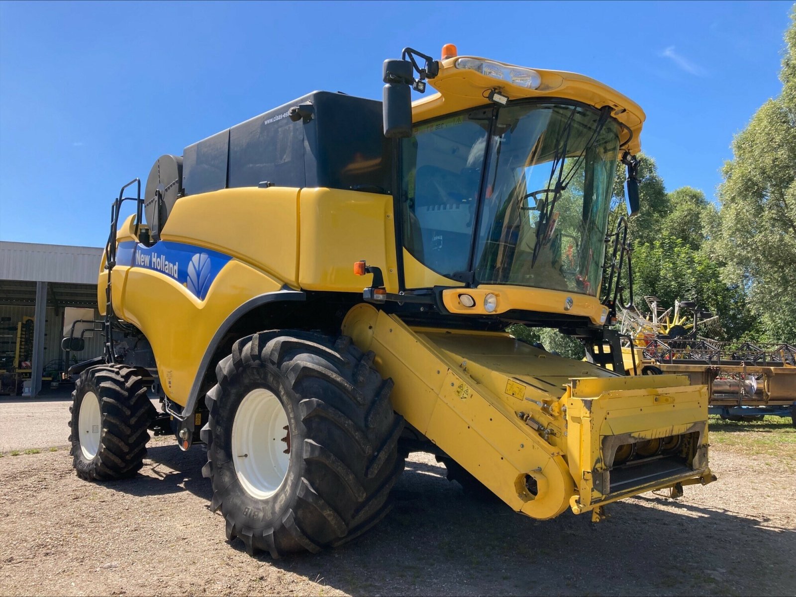 Mähdrescher του τύπου New Holland CX 8080, Gebrauchtmaschine σε CHEMINOT (Φωτογραφία 1)